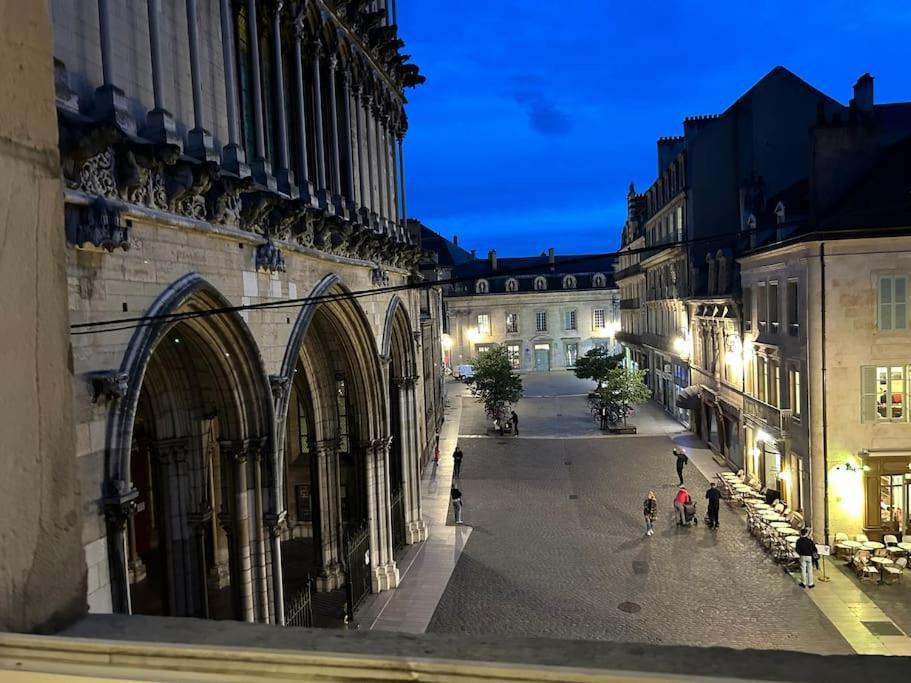 Trop Chouette Centre Dijon Apartment Luaran gambar